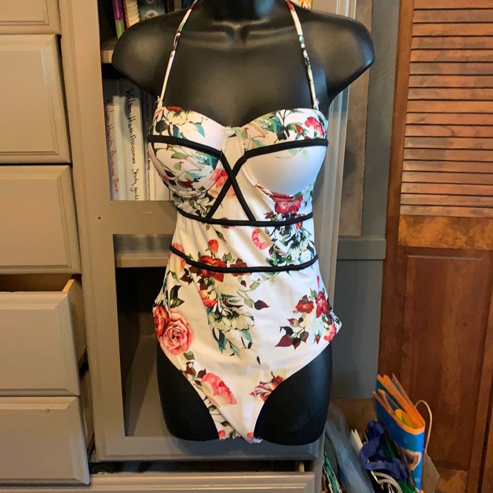 CUPSHE one piece large